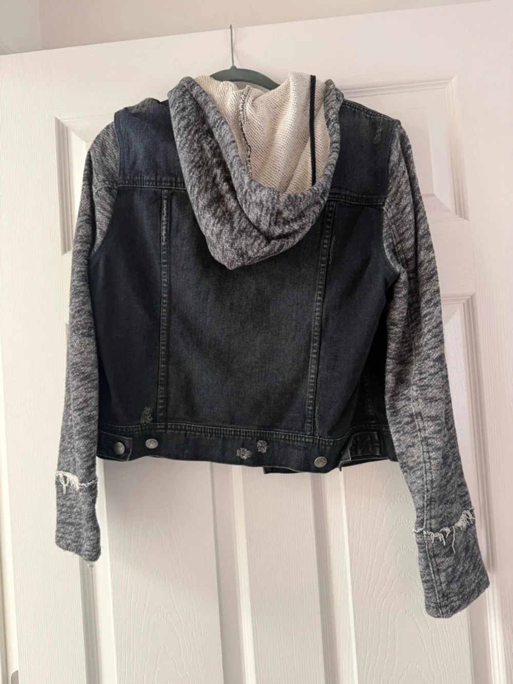 FREE PEOPLE Black Denim Jacket with Gray Hoodie Sleeves MEDIUM - Picture 2 of 3